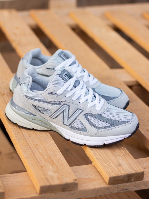 New Balance 990