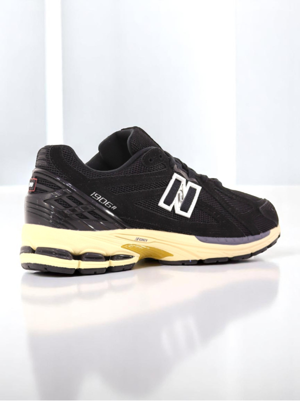 New Balance 1906